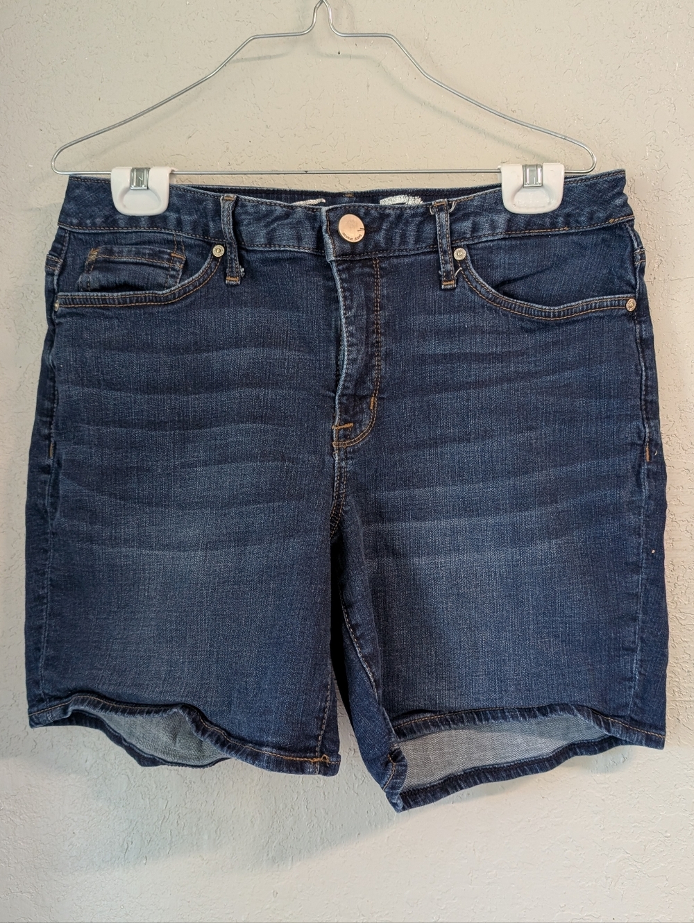 Dark Wash Jean Shorts 10 Mid-Rise Pocket Detail Preppy Indie Hippie Festival Boh